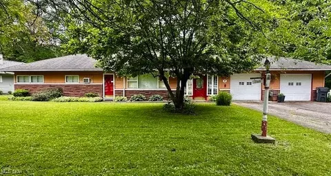4179 Riverside Dr, Youngstown, OH 44511