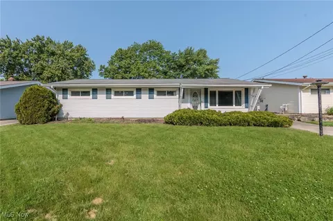 9266 Cranbrook Dr, Northfield, OH 44067