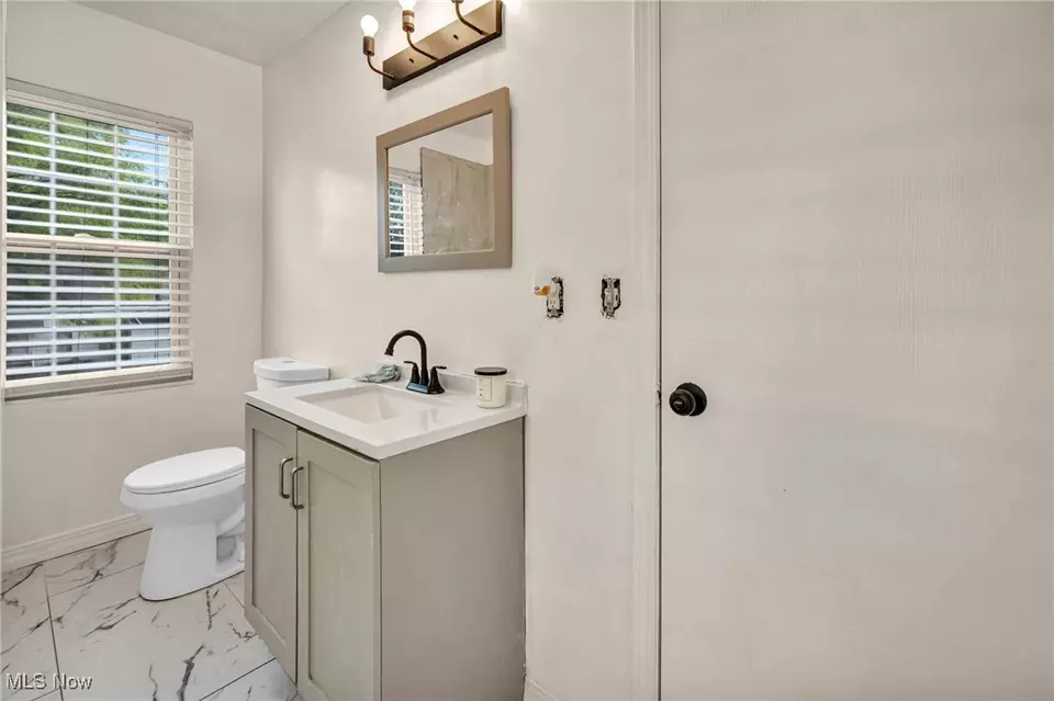 Bath - 8620 Bicentennial Pl, Cleveland, OH 44106 photo 2 of 3