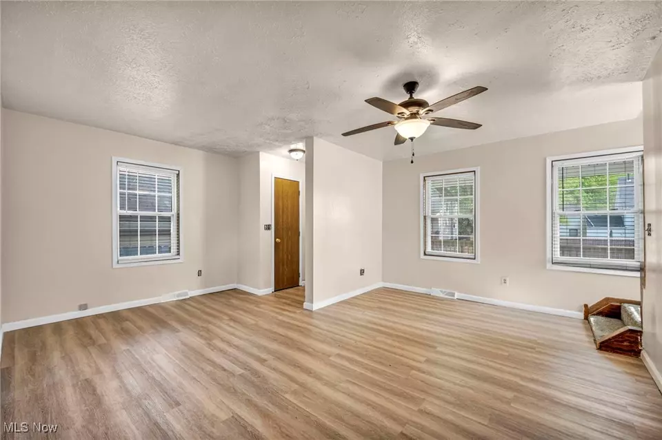 Living - 8620 Bicentennial Pl, Cleveland, OH 44106 photo 2 of 5