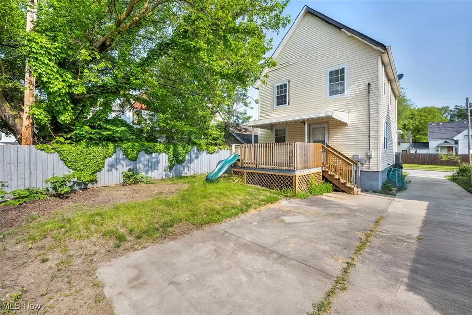 Exterior - 8620 Bicentennial Pl, Cleveland, OH 44106 photo 7 of 9