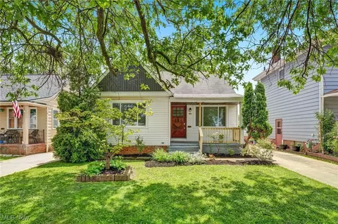 2707 Grovewood Ave, Parma, OH 44134