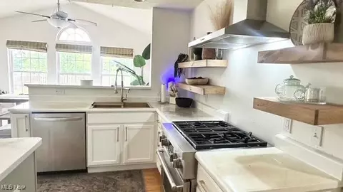 Kitchen - 511 Nobottom Rd, Berea, OH 44017 photo 3 of 7