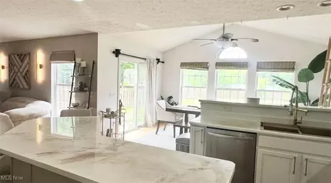 Kitchen - 511 Nobottom Rd, Berea, OH 44017 photo 6 of 7
