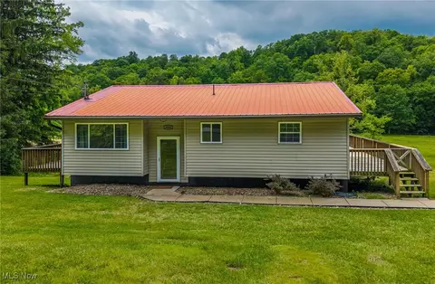 3988 Laurel Creek Rd, Waverly, WV 26184
