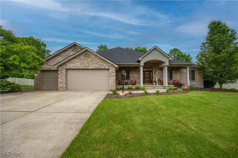 6904 Ruby Ct, Austintown, OH 44515