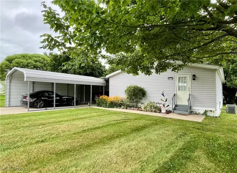 9675 Yoder Rd, Sterling, OH 44276