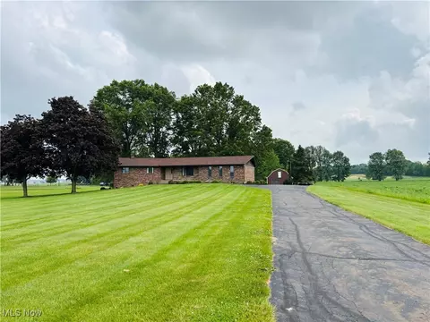 6471 Easton Rd, Sterling, OH 44276