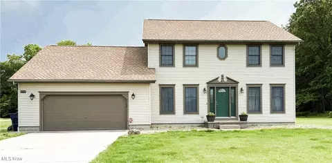 11737 Gladstone Rd SW, North Jackson, OH 44451