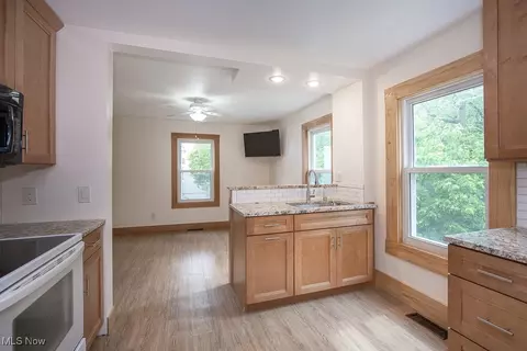 73 77 Prospect St, Berea, OH 44017 photo 14