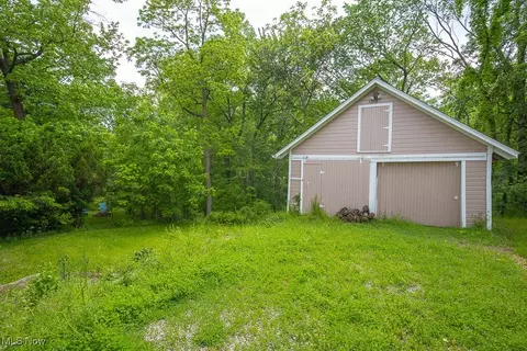 73 77 Prospect St, Berea, OH 44017 photo 4