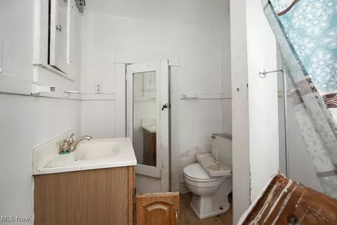 73 77 Prospect St, Berea, OH 44017 photo 46