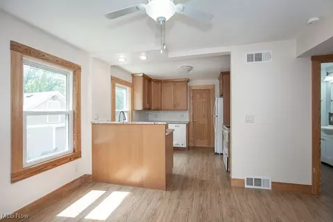 73 77 Prospect St, Berea, OH 44017 photo 12