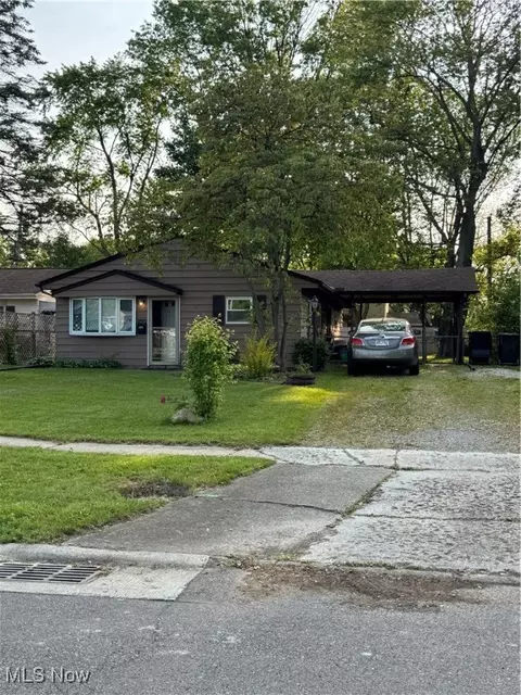 957 Fairwood Blvd, Elyria, OH 44035