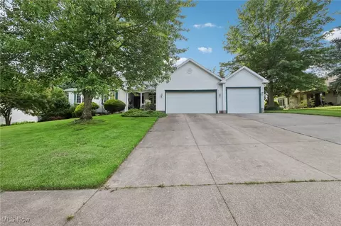 641 Bobwhite Trl, Akron, OH 44319