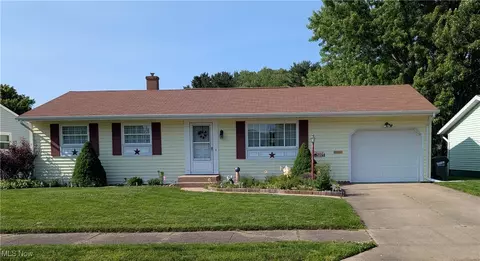 929 Lakeview Dr, Dover, OH 44622