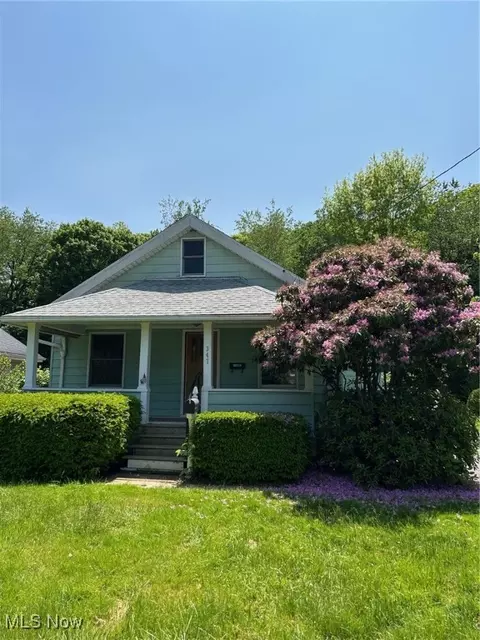 349 Ridgeway Pl, Newton Falls, OH 44444
