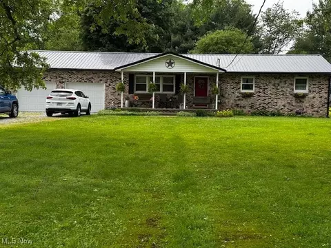 83 Locust Ave, Davisville, WV 26142
