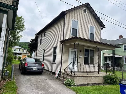 1705 Etruria St, East Liverpool, OH 43920