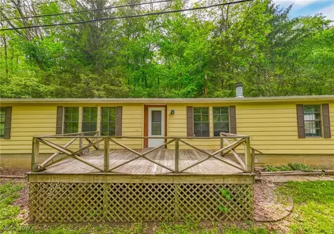 72720 Morgan Hill Rd, Saint Clairsville, OH 43950