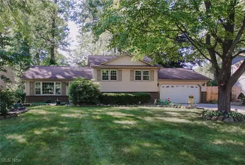 1782 Brockton Dr, Youngstown, OH 44511