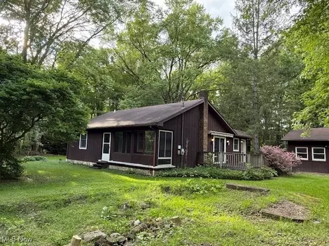 4784 Bate St, Newton Falls, OH 44444