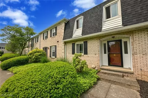 824 S Chillicothe Rd #6, Aurora, OH 44202
