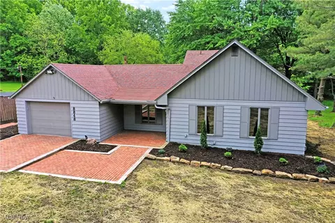 8848 King Graves Rd NE, Warren, OH 44484