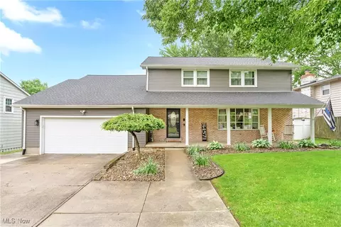 8457 Deer Crk NE, Warren, OH 44484