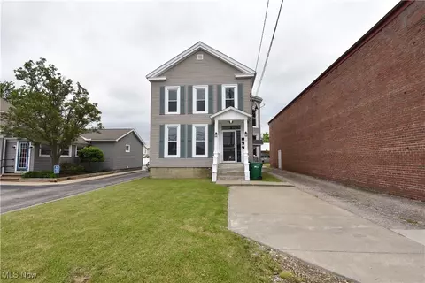 70 N Chestnut St, Jefferson, OH 44047