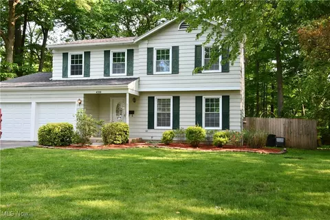 4108 Claridge Dr, Youngstown, OH 44511