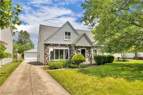 6877 Greenleaf Ave, Parma Heights, OH 44130
