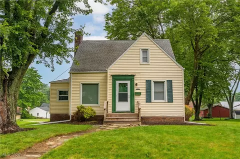 1227 38th St NW, Canton, OH 44709