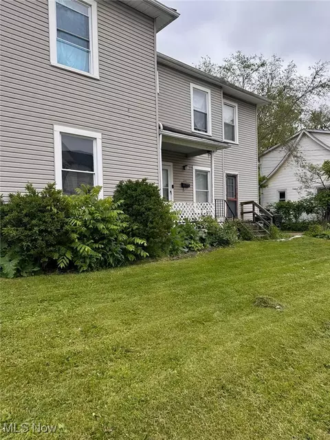 262-264 E Broad St, Elyria, OH 44035 photo 2