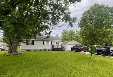 4706 Damon Ave NW, Warren, OH 44483