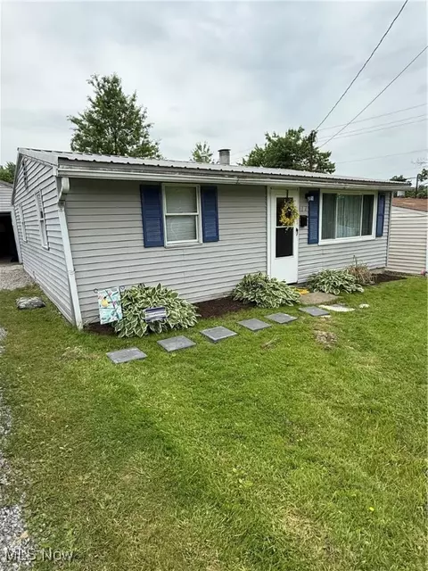 407 Iowa Ave, Girard, OH 44420