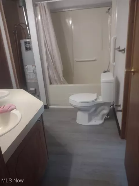Bath - 7166 Mentor Ave #93, Mentor, OH 44060 photo 1 of 2