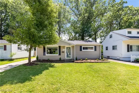 27815 Knickerbocker Rd, Bay Village, OH 44140