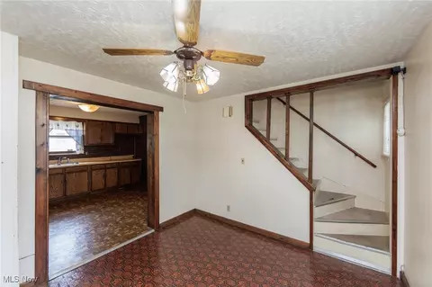 Entry Way - 1930 E 30th St, Lorain, OH 44055 photo 3 of 4