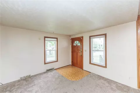 Living - 1930 E 30th St, Lorain, OH 44055 photo 4 of 6