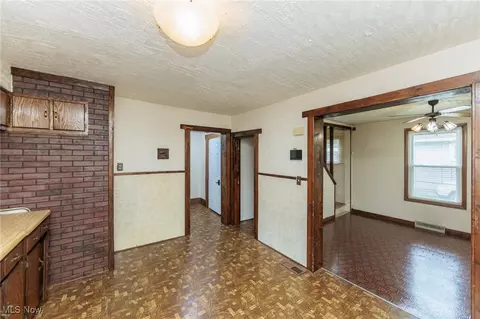 Entry Way - 1930 E 30th St, Lorain, OH 44055 photo 2 of 4
