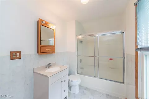 Bath - 1930 E 30th St, Lorain, OH 44055 photo 3 of 4