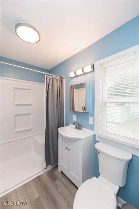 Bath - 1930 E 30th St, Lorain, OH 44055 photo 1 of 4