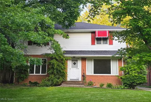 2375 Glendon Rd, University Heights, OH 44118