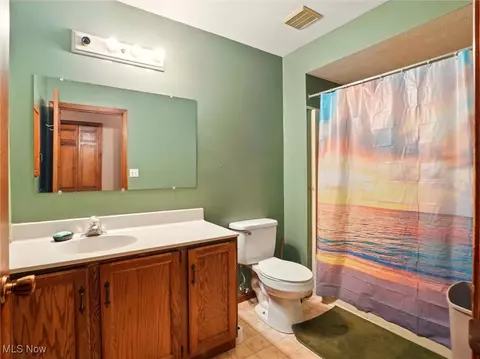 Bath - 2120 Deerfield Dr, Ashtabula, OH 44004 photo 2 of 2