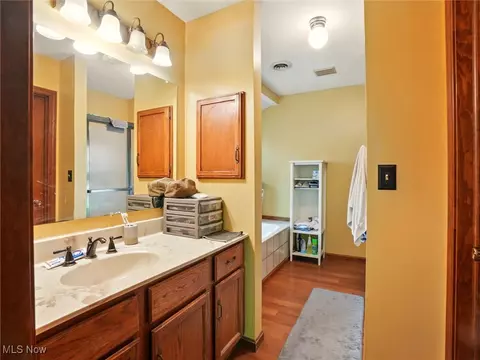 Bath - 2120 Deerfield Dr, Ashtabula, OH 44004 photo 1 of 2