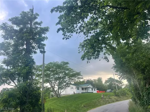 9421 Slate Creek Rd, Rockport, WV 26169