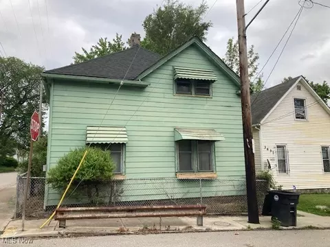 3433 E 50th St, Cleveland, OH 44127