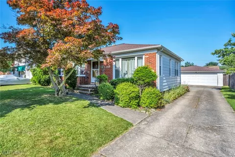6499 Anita Dr, Parma Heights, OH 44130