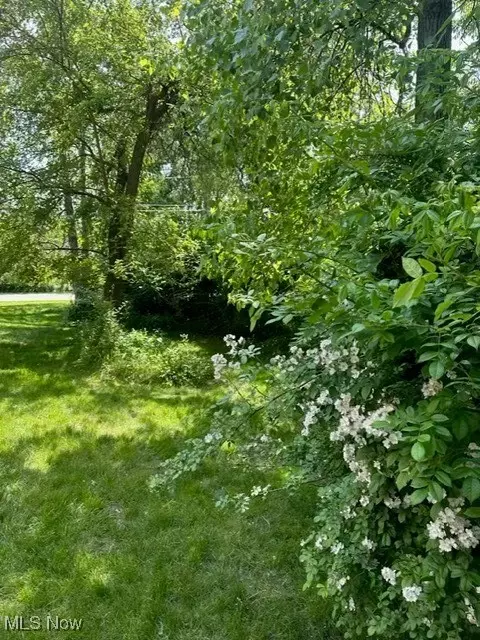 V/l Broxbourne Road, North Olmsted, OH 44070